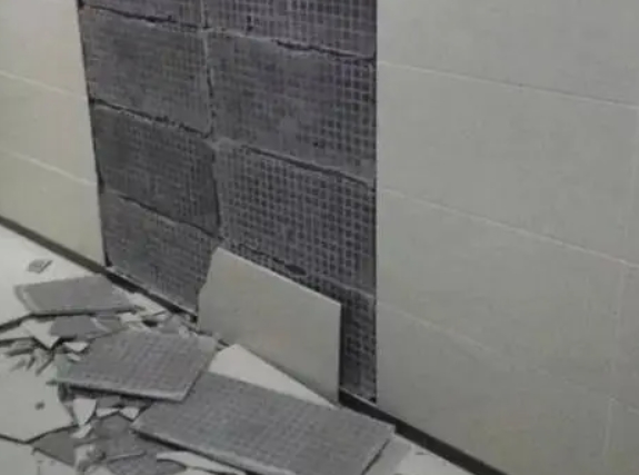 丹东市瓷砖空鼓维修公司分享下丹东市墙砖松动维修的知识